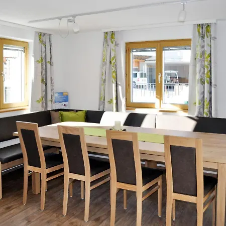 Schoenblick By Interhome Dom wakacyjny Kappl (Landeck)